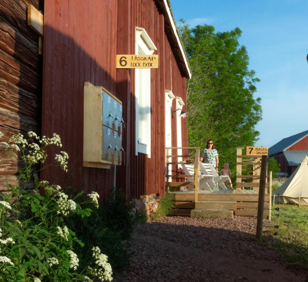 Mickels Bondgardsglamping Hotell Gottby Exteriör bild